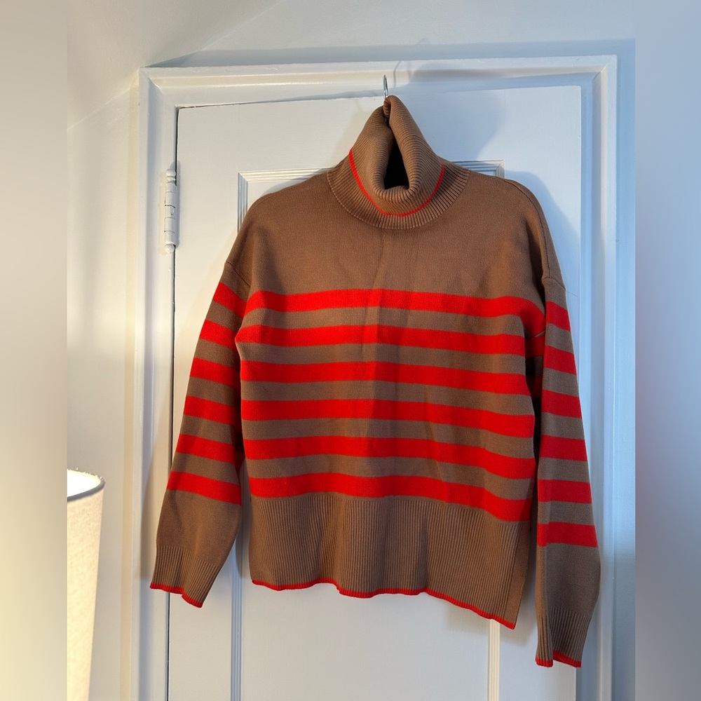 Tahari Red and brown striped turtleneck sweater Size M, new